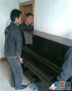 钢琴搬运